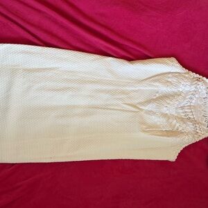 Elegant White Sleeveless Dress